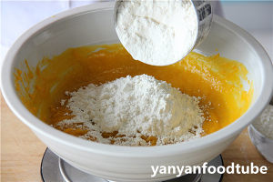 The practice measure of Steamed Pumpkin Cake of pumpkin steamed sponge cake 8