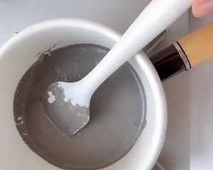 Black sesame seed of traditional harbor type is burnt (do not contain polished glutinous rice, need not filter) practice measure 3