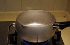 The practice measure of the boiler tea with milk that boil 1