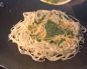 The cake of silver-colored silk of egg sweet green that noodle makes need not knead dough, the practice measure that learns easily simply 4