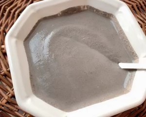 Black sesame seed of traditional harbor type is burnt (do not contain polished glutinous rice, need not filter) practice measure 4