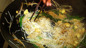 The egg fries ground rice, correct bubble sends dry ground rice, not broken, not the Tuo, practice measure that does not stick Q of boiler, mouthfeel to play 9