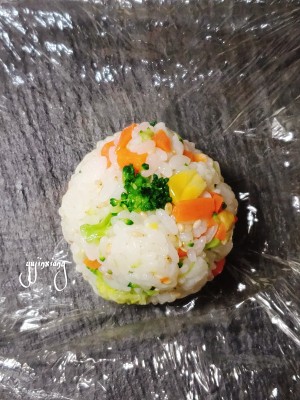 15分で落ち着きますか？赤いネットのハンシーが丸い場合のグリーンの食事（理髪は盛り上がっています。健康的で繊細な）練習対策4