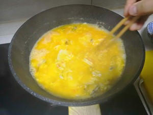 A bowl of extravagant New Year cake (crab flesh New Year cake) practice measure 8