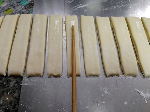 Domestic edition is sweet the practice measure of crisp deep-fried twisted dough sticks 15