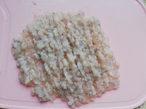Shelled fresh shrimps is not being fried again ate, such doing, the practice measure that when breakfast adult child loves to eat 5