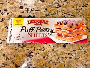 Crisp the practice measure to the cake of crisp pastry of sweet green flesh that drops broken bits 8