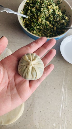 The practice measure of steamed stuffed bun of small crude fry in shallow oil 2