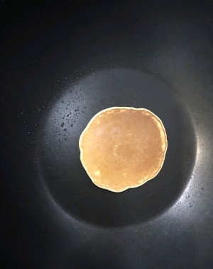 The practice measure of muffin of banana of small white edition 10