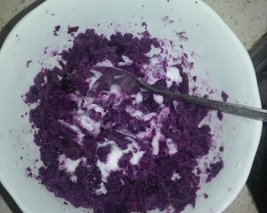 全粒小麦の紫芋の蒸しパンを減らす練習方法4 