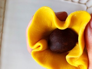 The practice measure of pumpkin hedgehog small steamed bread 4