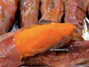 The practice measure of the oil drifting candy with the sweet yam of wintry day demarcate that bake 9