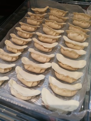 The practice measure of celery pork boiled dumpling 4