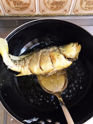 The practice measure of yellow croaker of braise in soy sauce 6
