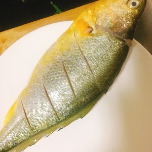 Steamed yellow croaker (the evaporate fish method that won't make mistake) practice measure 1