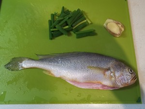 The practice measure of yellow croaker of evaporate of soya bean sauce 1