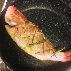 [dish of Chinese style the daily life of a family] the practice measure of fish of braise in soy sauce 2