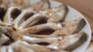 The practice measure of fish of spread its tail of the 10 or 20 days following Lunar New Year's Day 12