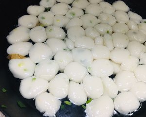 The practice measure of circle of fresh and tender fish 5