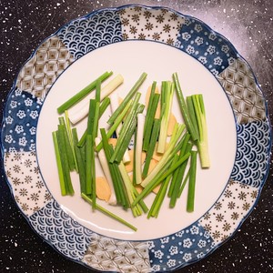 Chart of meal of the eve of the lunar New Year: The practice measure of steamed blunt-snout bream 5
