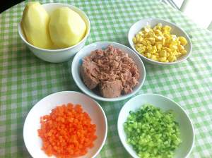 The practice measure of salad of tuna potato mud 1