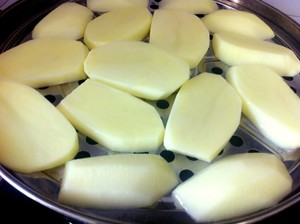 The practice measure of salad of tuna potato mud 2