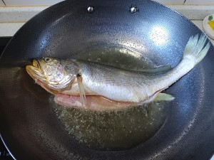 The practice measure of yellow croaker of braise in soy sauce 4