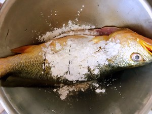 The practice measure of yellow croaker of braise in soy sauce 3