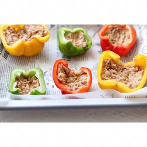 The practice measure of boat of any of several hot spice plants of colour of egg of the tuna that bake 5