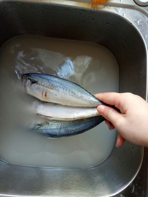 Fish of Qiu Dao of badge dish braise in soy sauce (pipefish of out of print) practice measure 1