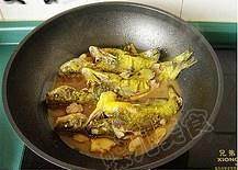 Braise in soy sauce the practice measure of fish 4