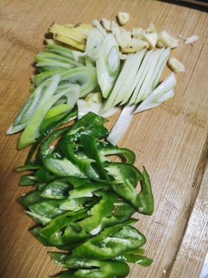 The practice measure of yellow croaker of braise in soy sauce 2
