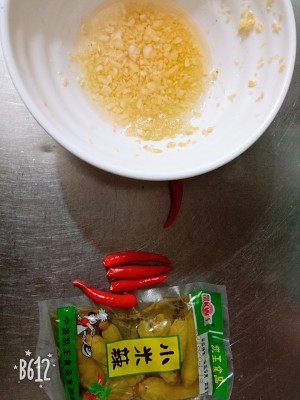 The practice measure of complete fish of chop any of several hot spice plants 1