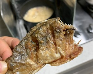 Should be to comparative fish bone of head of filling calcium fishbone together OK chew " fish of carapace of scamper small crucian carp " practice measure 6
