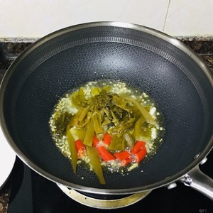 The practice measure of the fish of pickled Chinese cabbage that can drink boiling water 8