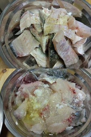 家族の日常生活の白菜漬けの魚の実習4