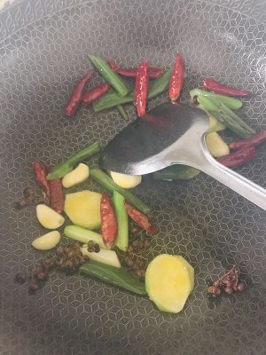 The practice measure of the fish of hemp hot water that boil 4