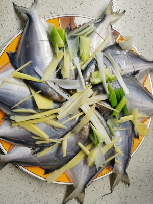 The practice measure of steamed lens fish 3