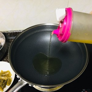 The practice measure of the fish of pickled Chinese cabbage that can drink boiling water 5