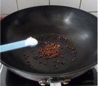 The practice measure of fish of Chinese toon of crackling of a condiment made of roast prickly ash and salt 2