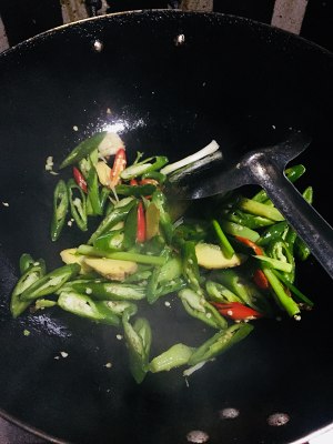 The practice measure of beautiful fish of acerbity hot standing grain 1