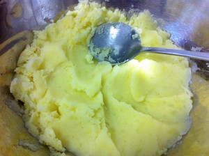 The practice measure of salad of tuna potato mud 4