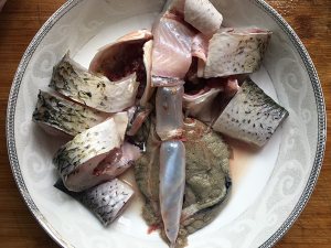 The practice measure of fish of braise in soy sauce 1