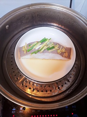 The practice measure of steamed opium fish 3