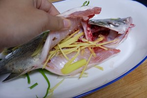 The practice measure of fish of quick worker steamed sweet-scented osmanthus 2