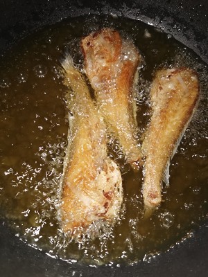 The practice measure of fish of small impurities of braise in soy sauce 4