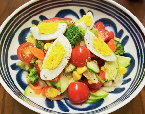 Delicate the practice measure of the tuna vegetable salad of the eat that reduce fat 1