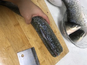 Piece fish 魚の白菜の漬け物〜煮る水〜煮る魚肉のスライスのチュートリアル、 