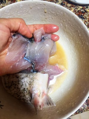 Yanzhiと味の小道具に含まれる豆腐魚の練習尺度