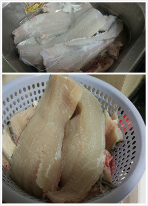 家族の日常生活の白菜漬けの魚の実習1